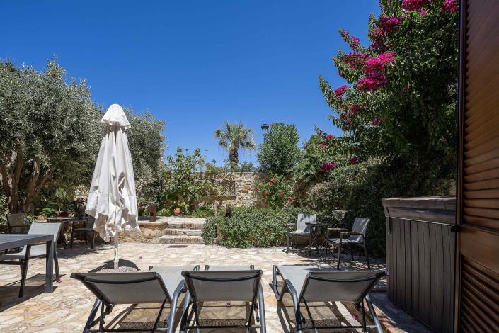 Image No.33-4 Bed Village House for sale