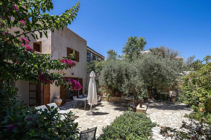 Image No.34-4 Bed Village House for sale