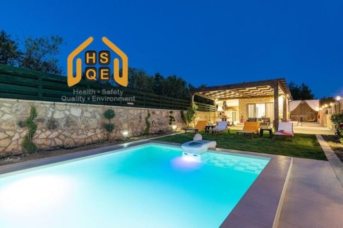 Image No.1-2 Bed Villa / Detached for sale