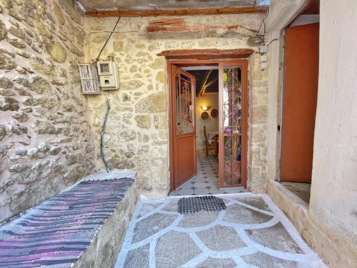 Image No.1-2 Bed Villa / Detached for sale