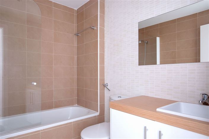 Image No.10-2 Bed Property for sale
