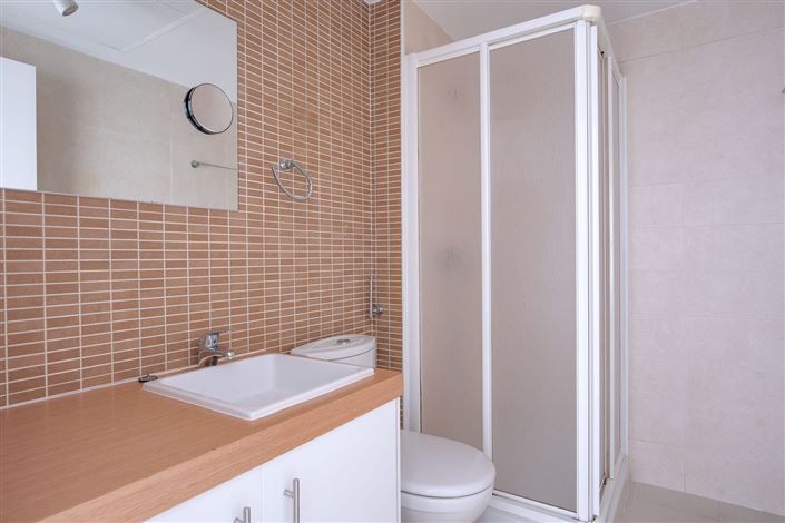 Image No.11-2 Bed Property for sale