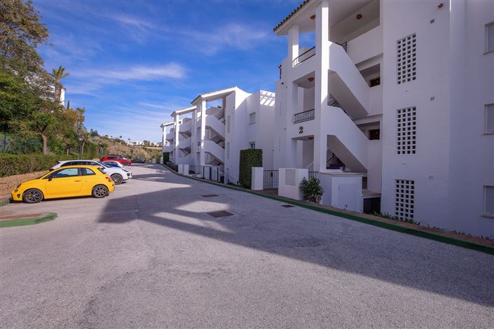 Image No.12-2 Bed Property for sale