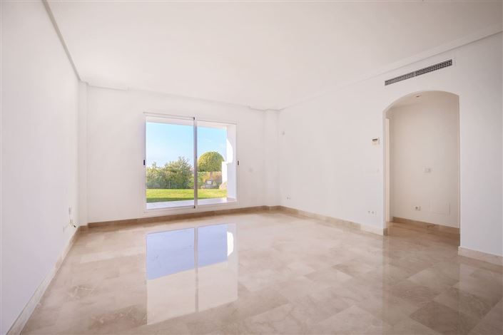 Image No.3-2 Bed Property for sale