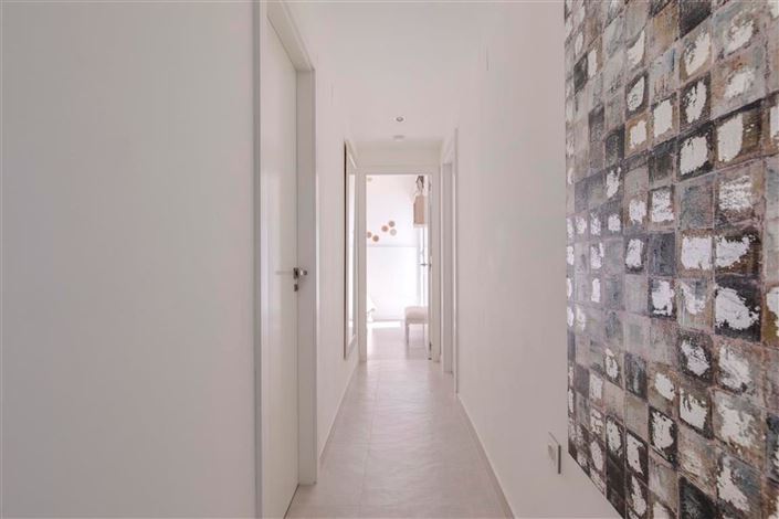Image No.24-2 Bed Flat for sale