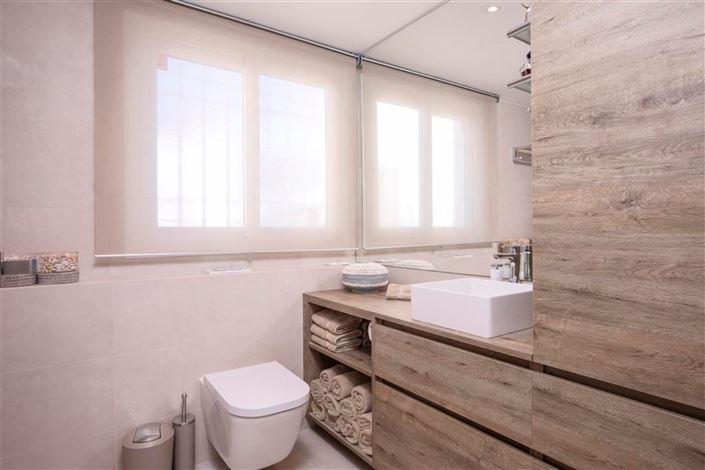 Image No.28-2 Bed Flat for sale