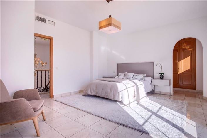 Image No.20-4 Bed Villa for sale