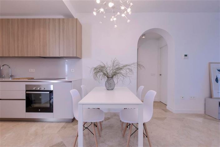 Image No.8-2 Bed Flat for sale