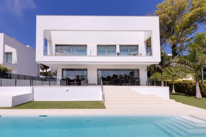Image No.3-4 Bed Villa for sale