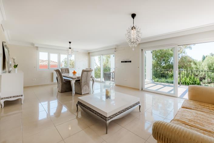 Image No.2-6 Bed Villa for sale