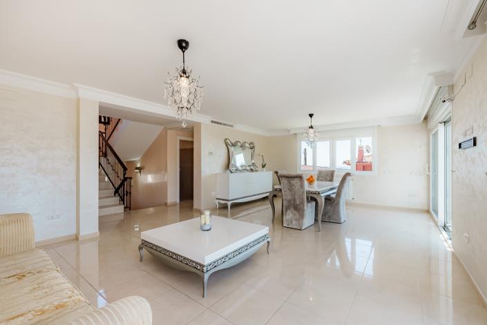 Image No.3-6 Bed Villa for sale
