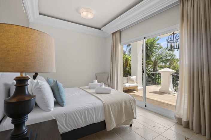 Image No.14-8 Bed Villa for sale