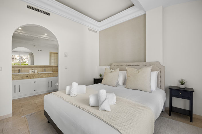 Image No.25-8 Bed Villa for sale