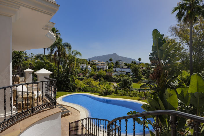 Image No.3-8 Bed Villa for sale