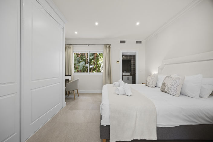 Image No.34-8 Bed Villa for sale