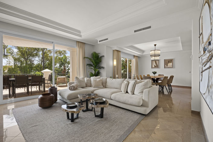Image No.4-8 Bed Villa for sale