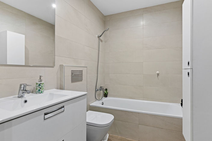 Image No.19-4 Bed House for sale