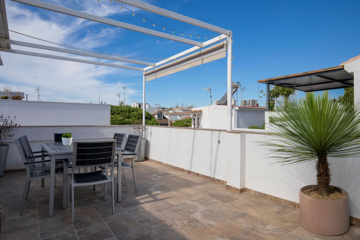 Image No.24-4 Bed House for sale