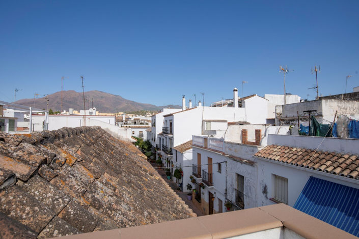Image No.26-4 Bed House for sale