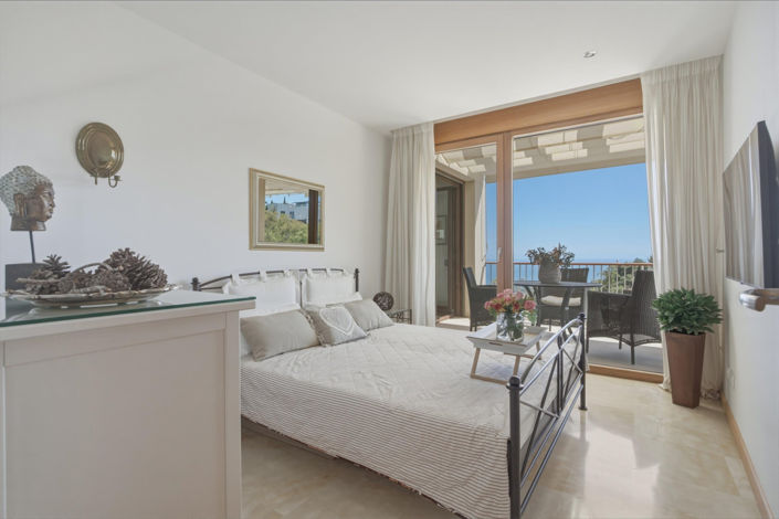 Image No.18-3 Bed Apartment for sale