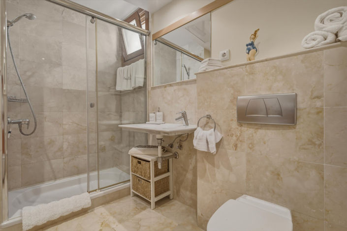 Image No.20-3 Bed Apartment for sale