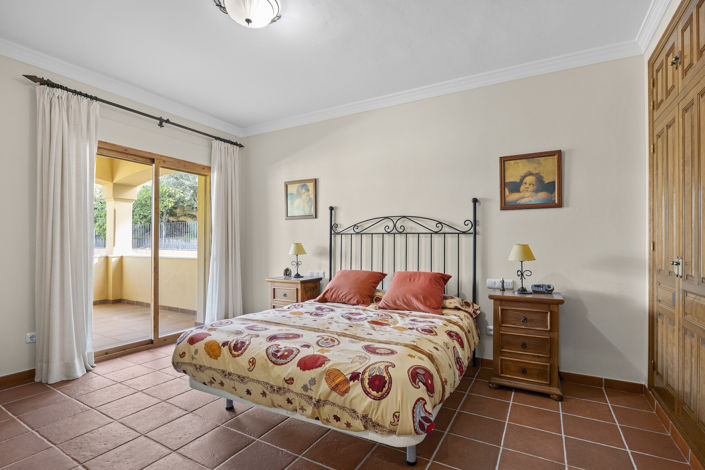 Image No.20-5 Bed House for sale