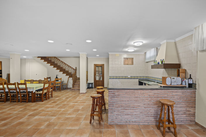 Image No.23-5 Bed House for sale