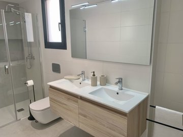 9villasonrodagolf130924121248bathroom11