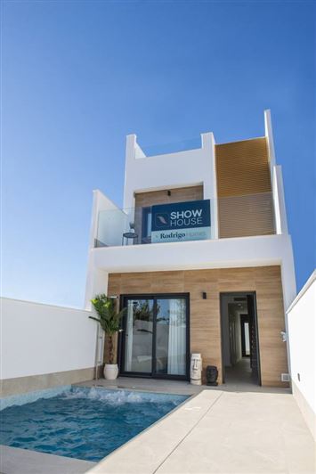 Image No.1-3 Bed Townhouse for sale