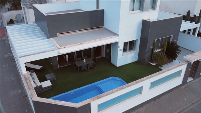 Image No.1-Villa de 3 chambres à vendre à Alicante City