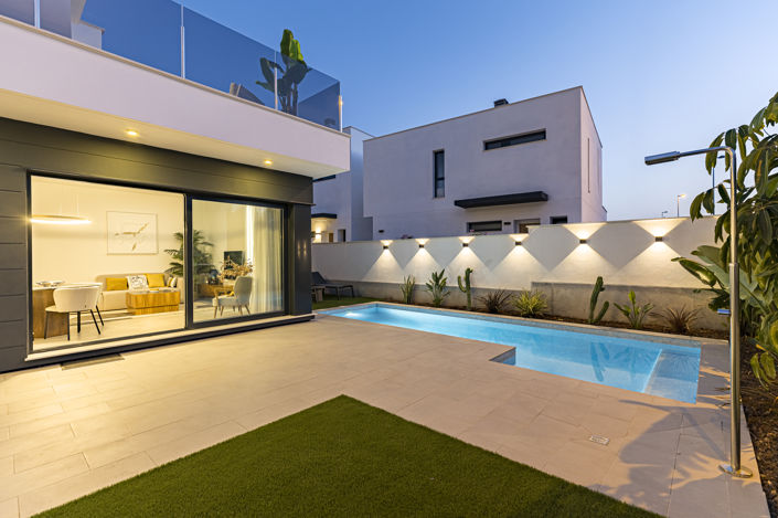Image No.1-3 Bed Villa for sale