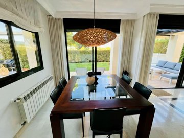 150beautifulsouthfacingfrontlinegolfdetachedv