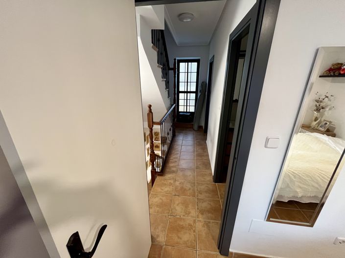 Image No.8-2 Bed Townhouse for sale