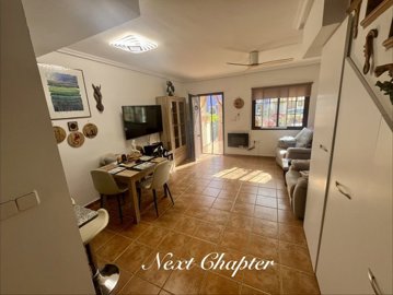 156sunnymodernisedspanishstyle2bedtownhouse18