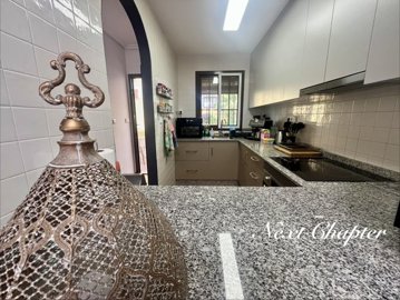 156sunnymodernisedspanishstyle2bedtownhouse18