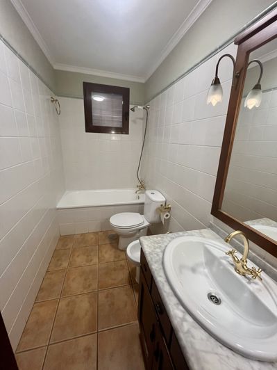 Image No.14-3 Bed Townhouse for sale