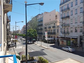 1 - Lisbon, Commercial