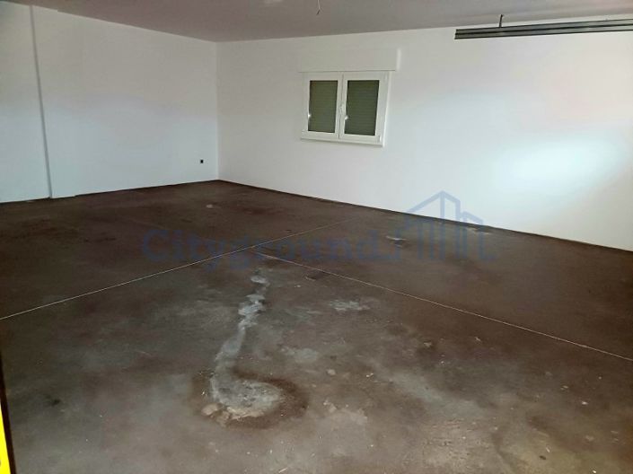 Image No.24-7 Bed House for sale