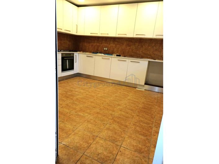 Image No.25-7 Bed House for sale