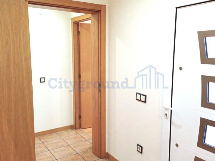 Image No.6-7 Bed House for sale