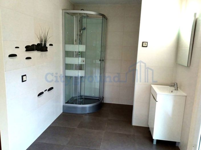 Image No.9-7 Bed House for sale