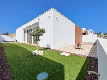 1 - Salir do Porto, Villa