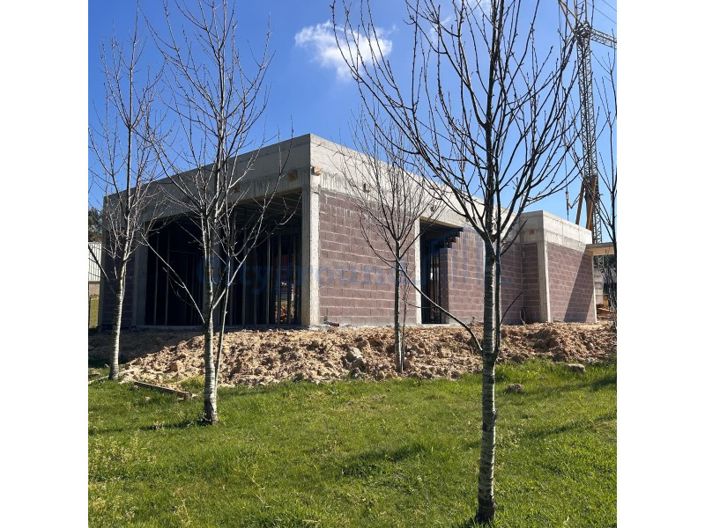 Image No.1-4 Bed House for sale