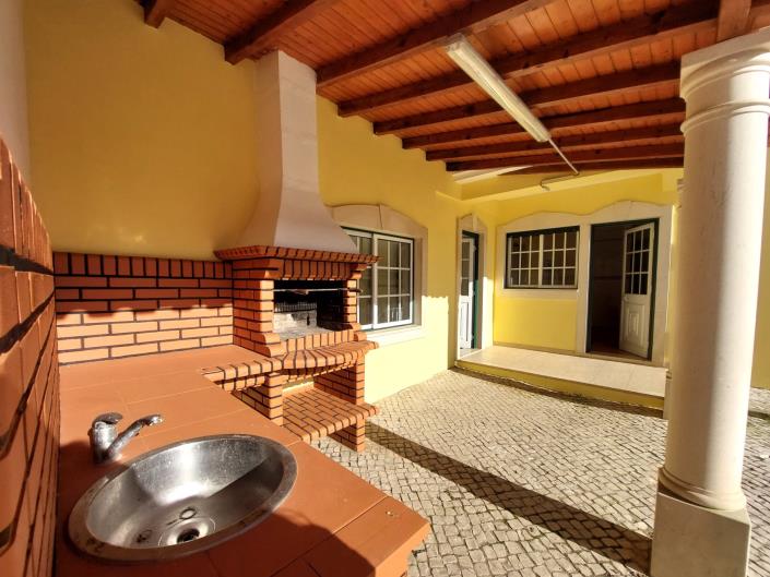 Image No.1-4 Bed Villa for sale