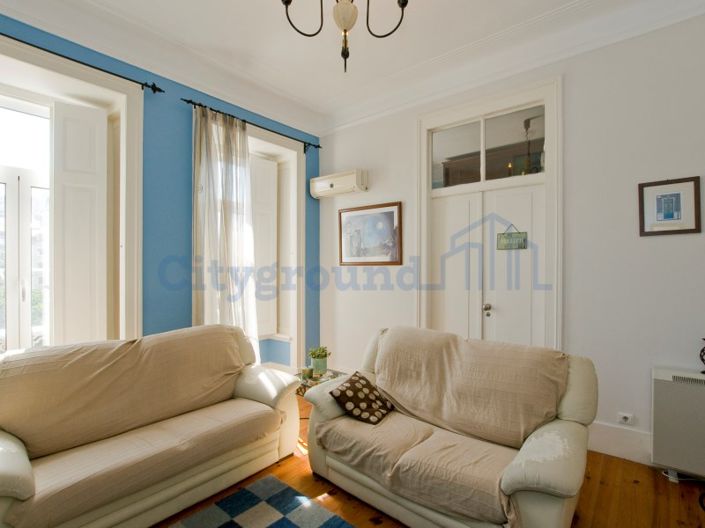 Image No.10-6 Bed Apartment for sale