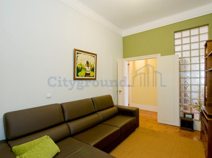 Image No.26-6 Bed Apartment for sale