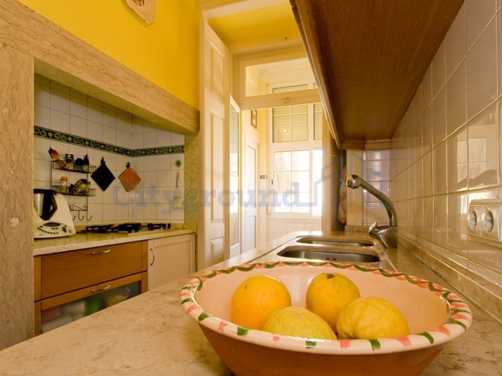 Image No.29-6 Bed Apartment for sale