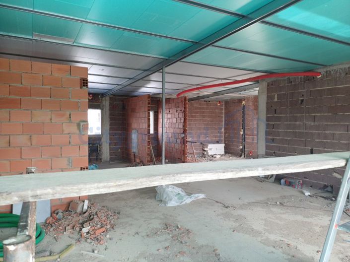 Image No.18-4 Bed House for sale