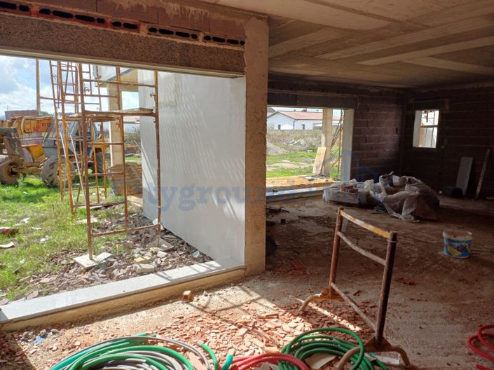 Image No.8-4 Bed House for sale