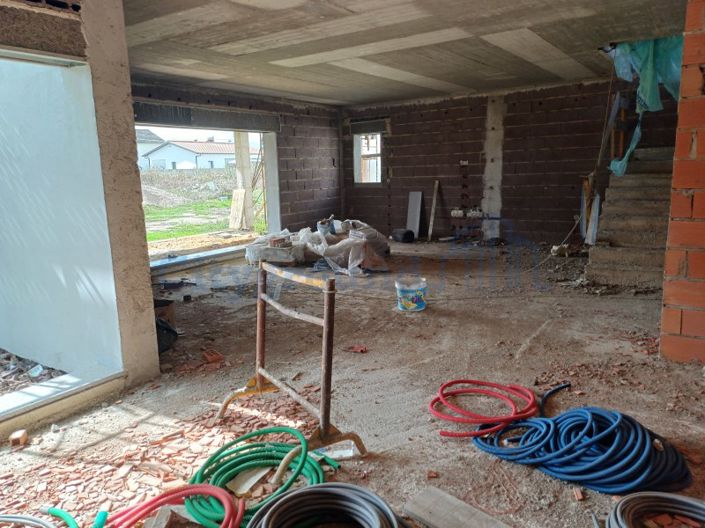 Image No.9-4 Bed House for sale